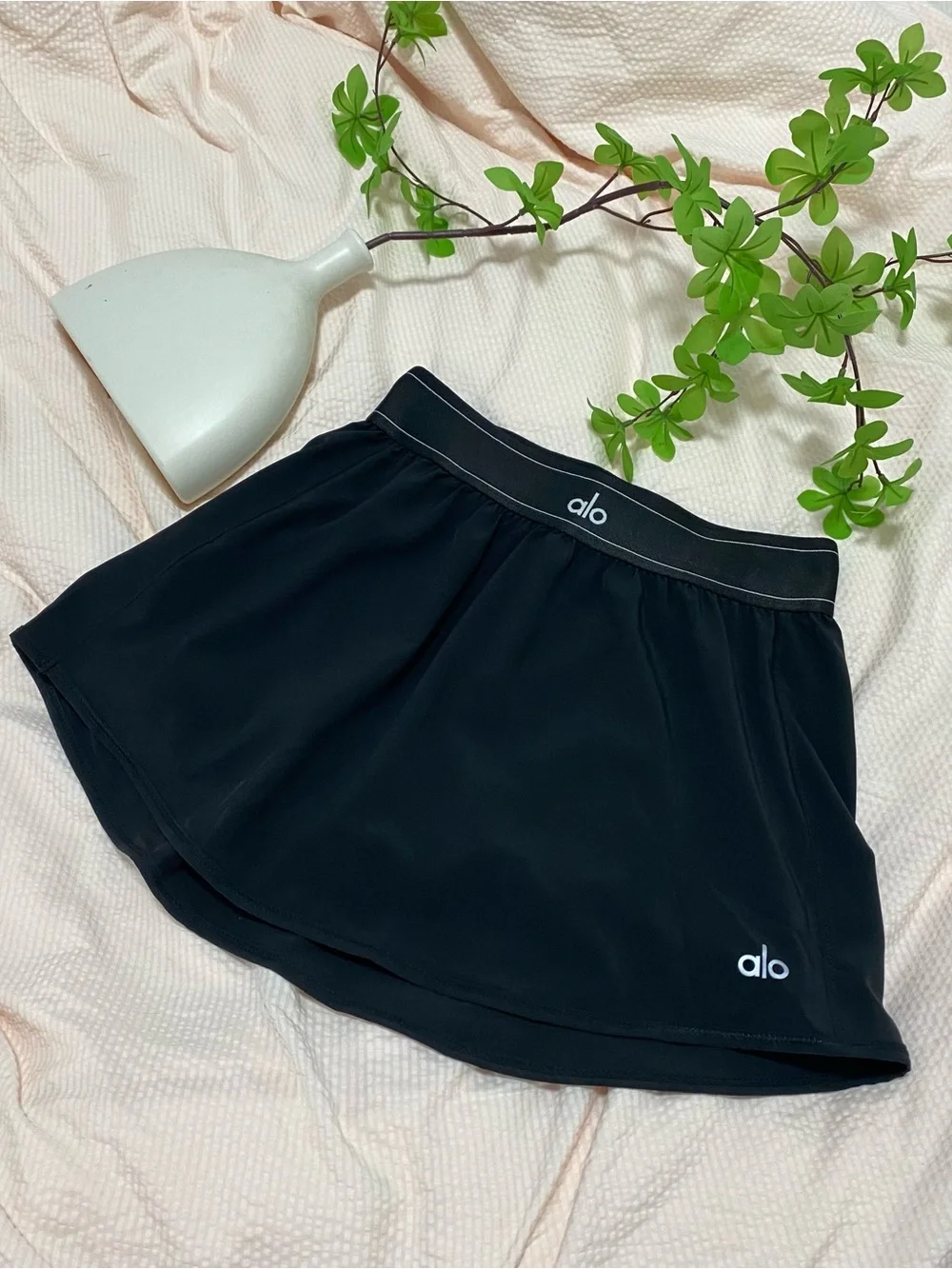 ALO Yoga Black Athletic Mini Skirt with Logo Waistband